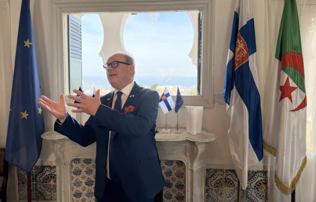 Échanges commerciaux Algérie-Finlande : découvrez les chiffres clés de 2025 et les opportunités d'investissement finlandais dans l'énergie, le numérique et la santé.
