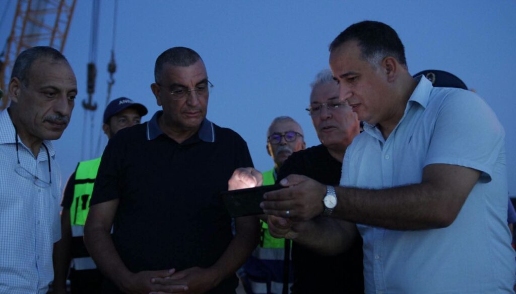 Port phosphatier d’Annaba : Djellaoui sur le pied de guerre! Visite surprise nocturne au port d’Annaba : le ministre Abdelkader Djellaoui met la pression pour accélérer le projet d’extension du quai minier.