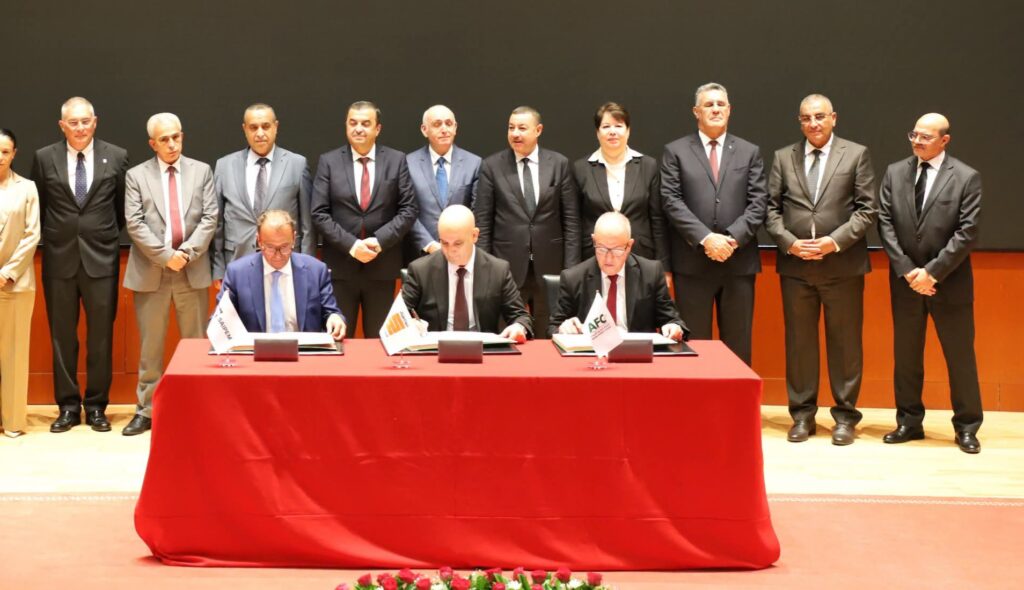 Algérie : Top départ pour le méga-projet de phosphate intégré avec la signature de contrats stratégiques avec SAIPEM et CHEC L'Algérie donne le coup d'envoi du méga-projet de phosphate intégré. Contrats signés avec Saipem et CHEC, calendrier 2027 et enjeux économiques : tous les détails.