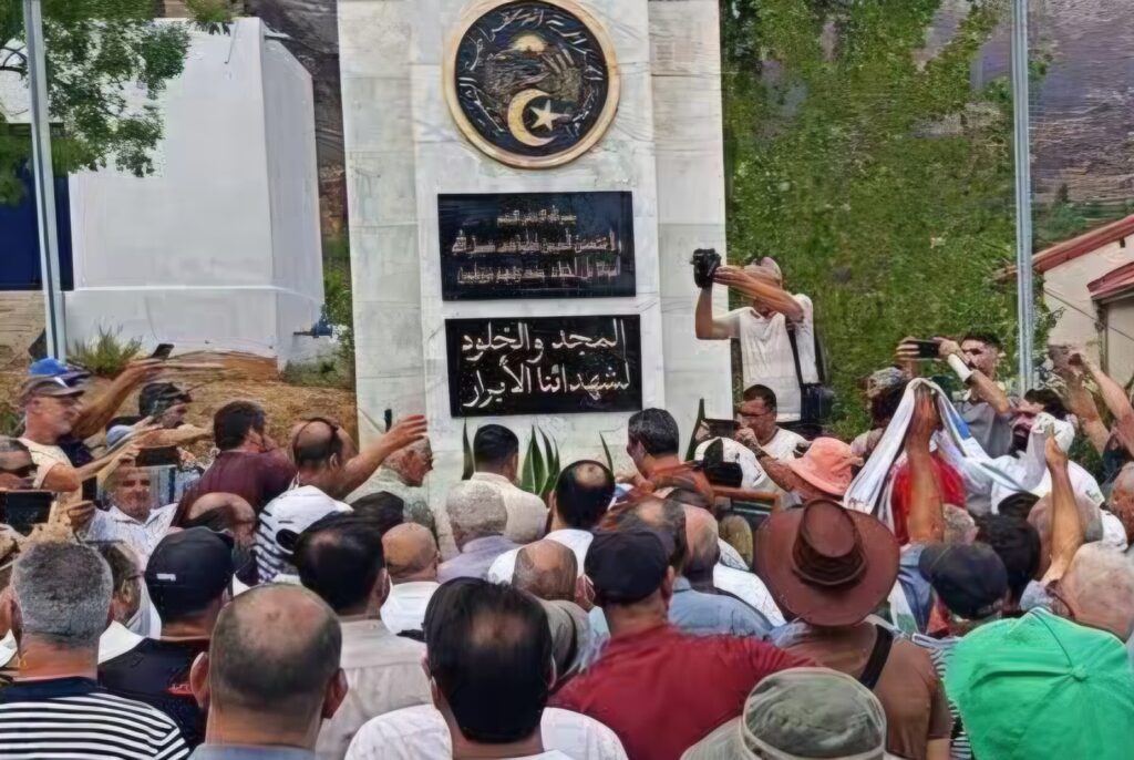 ​À Ifri Ouzellaguen, Youcef Aouchiche (FFS) célèbre le 70e anniversaire du Congrès de la Soummam et appelle à réhabiliter le politique et la démocratie en Algérie.