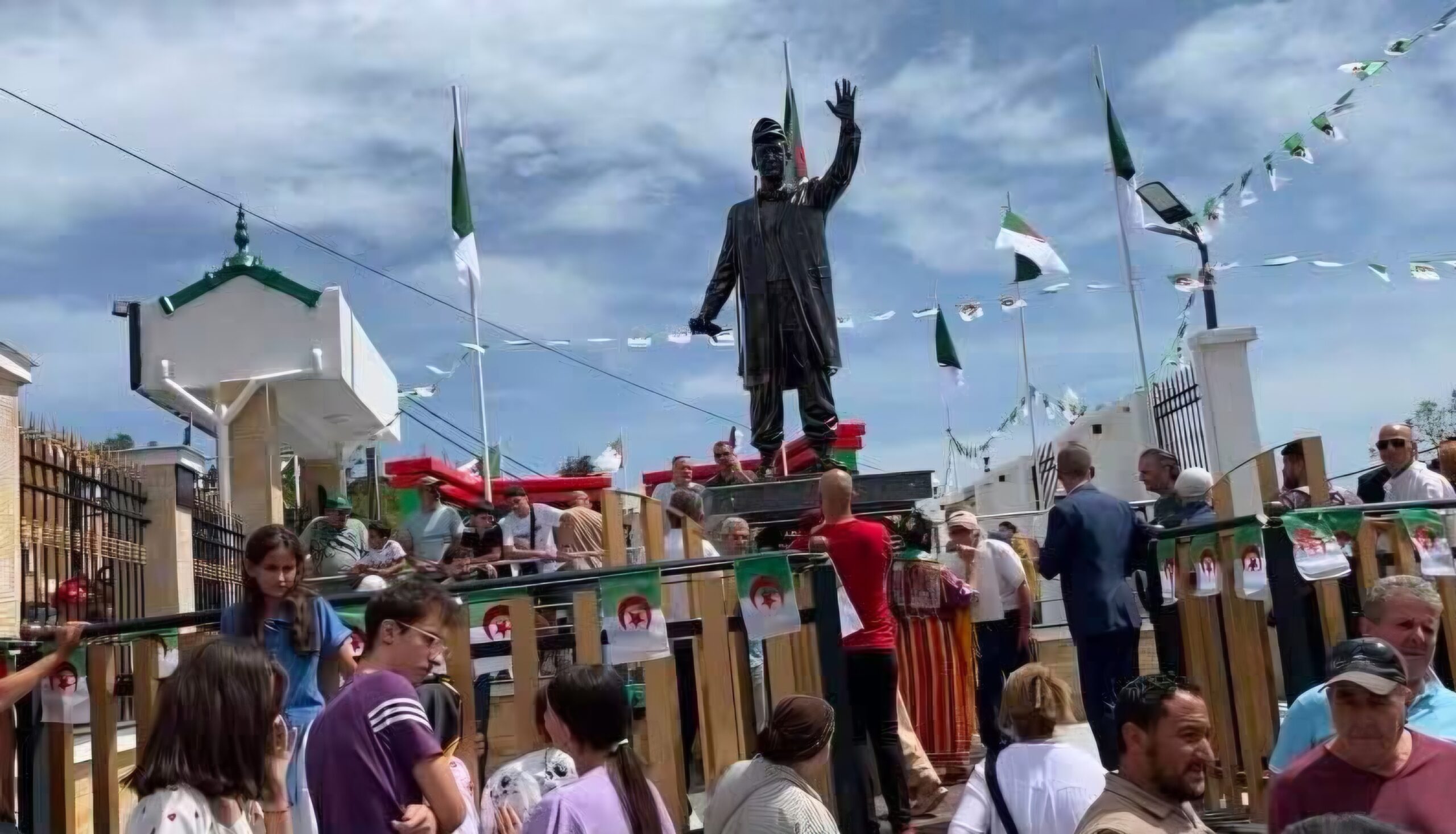 Aïn Yahia immortalise Hocine Aït Ahmed : Un monument pour l'Histoire et la Mémoire
