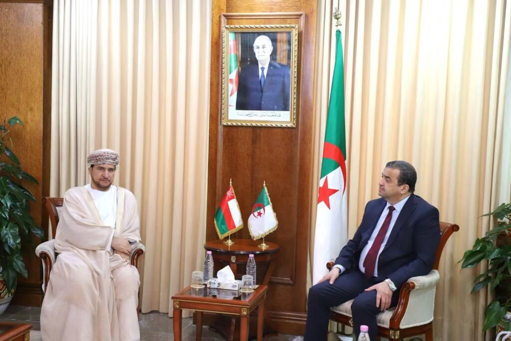 Algérie-Oman : feu vert pour l’extension majeure du complexe d’engrais AOA à Arzew L'Algérie et Oman lancent l'extension du complexe AOA à Arzew : une nouvelle ligne pour augmenter de 50 % la production d'ammoniac et d'urée.