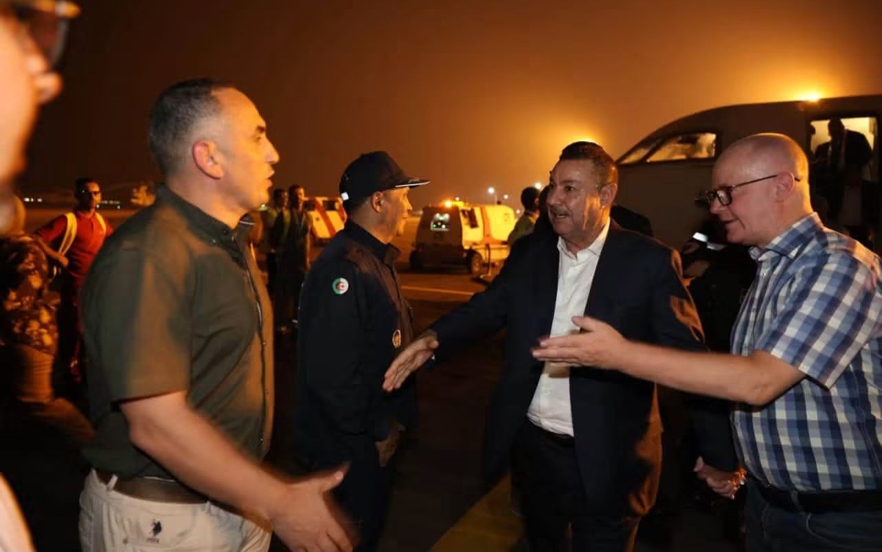 Incendies à Béjaïa : une délégation ministérielle dépêchée sur place par le président Tebboune