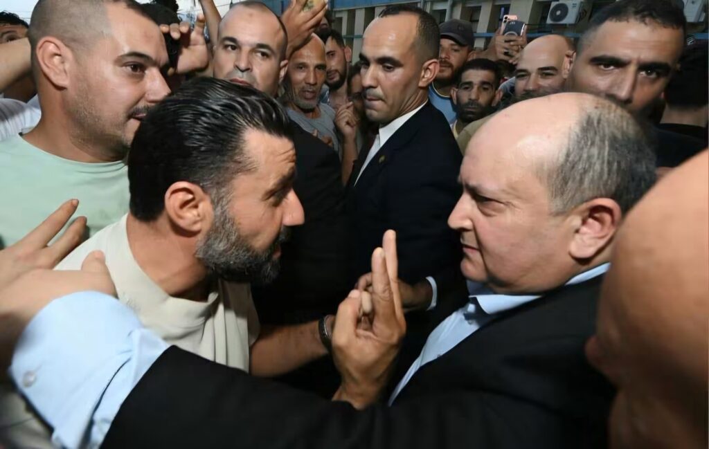 Incendies en Algérie : Le Premier ministre Sifi Ghrieb au chevet des sinistrés à Jijel Face aux récents incendies en Algérie, le Premier ministre Sifi Ghrieb s'est rendu à Jijel pour évaluer les dégâts et veiller à la prise en charge des blessés.