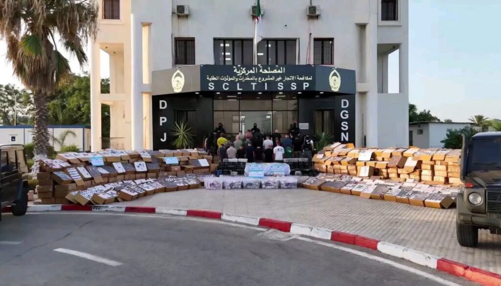 Saisie historique de la Police nationale : plus de 10 millions de psychotropes interceptés par la Sûreté nationale Saisie historique de la Police nationale : plus de 10 millions de psychotropes interceptés par la Sûreté nationale au cours d'un coup de filet sans précédent.