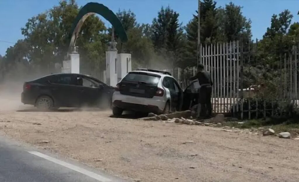 Après la diffusion d'une vidéo choc, l'auteur de l'agression contre les gendarmes à Mila et ses complices ont été arrêtés. Détails des accusations et décisions de justice.