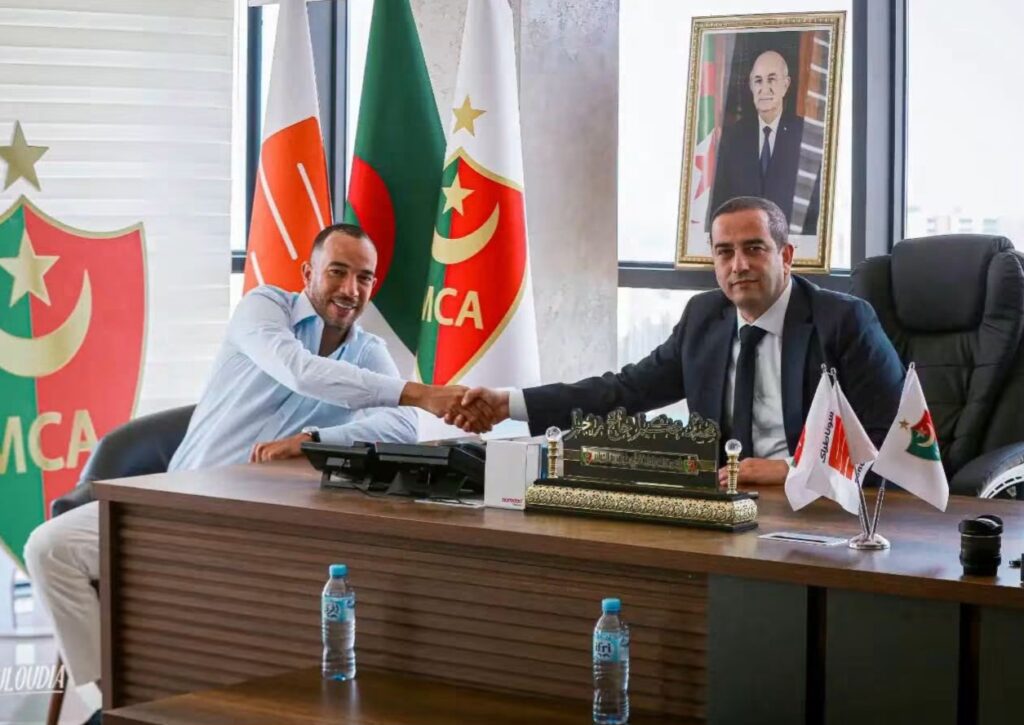 Djamel Benlamri quitte déjà ses fonctions au MCA, après une mission très courte, marquée par les critiques et une confiance rapidement érodée.