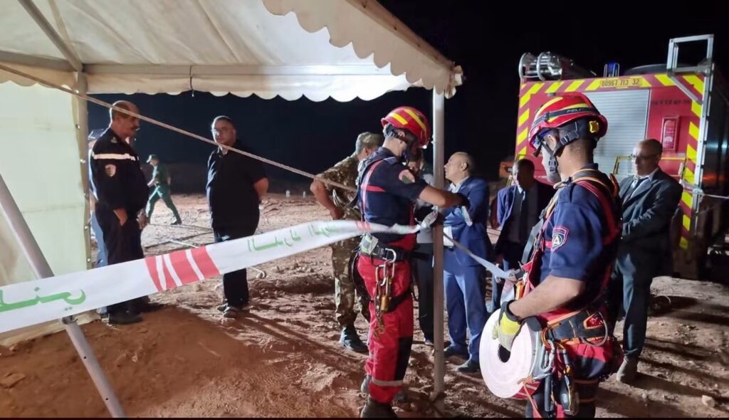 Drame à El Bayadh : opération de sauvetage d’urgence pour sauver un enfant tombé dans un puits de 80 mètres Une course contre la montre est engagée à El Bayadh pour secourir un enfant de 10 ans tombé dans un puits artésien de 80 mètres