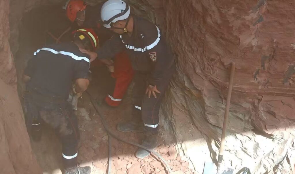 En Algérie, la course contre la montre continue à El Bayadh pour sauver le petit Ayoub, 10 ans, tombé dans un puits de 80 mètres.