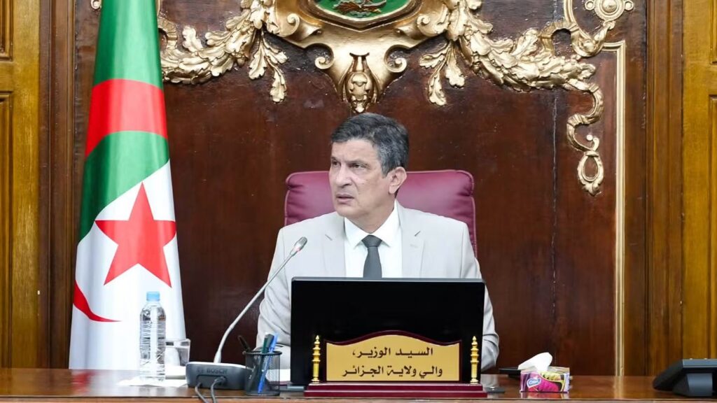 Modernisation d’Alger : Des chantiers stratégiques passés au crible Découvrez comment le Plan Jaune transforme Alger : dédoublement des axes routiers (Ouled Fayet, Draria), gestion des intempéries et amélioration du cadre de vie.