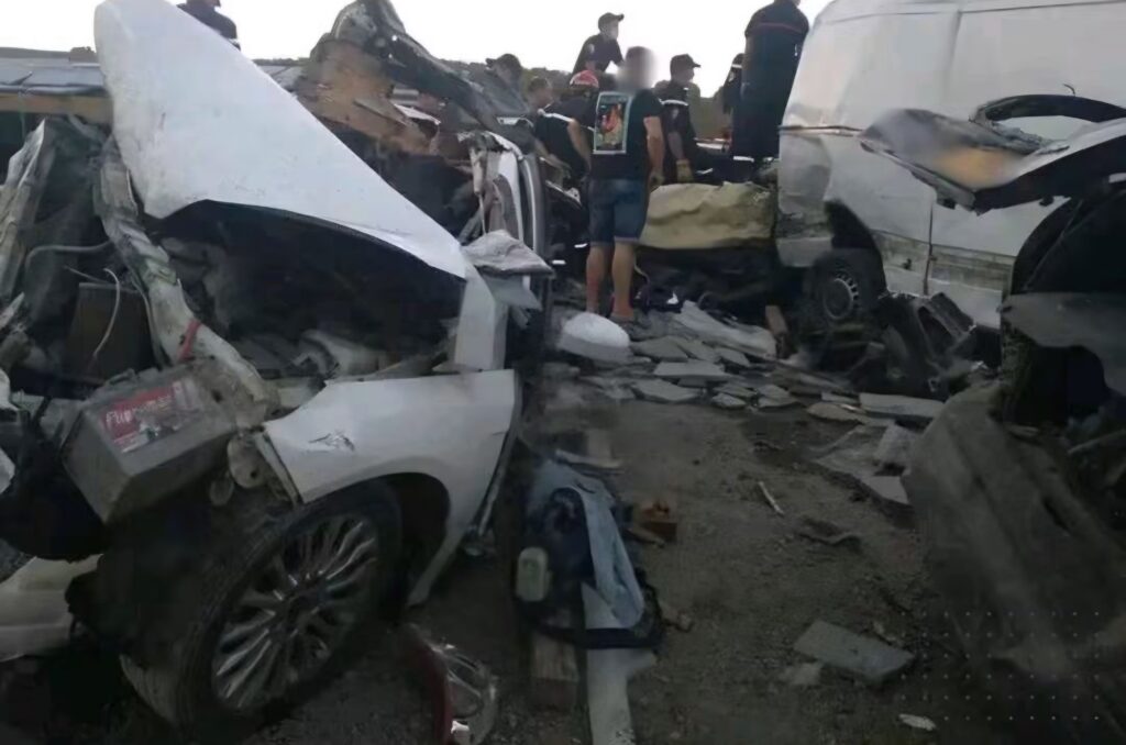 Un grave accident de la route sur la RN 12 près de Tadmaït fait un lourd bilan humain.