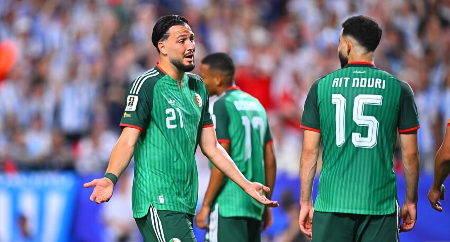 ​L'Algérie s'impose face à la Zambie (3-1) pour la première de Brahim Hemdani, mais la rencontre a été marquée par un gros clash avec Rayan Ait-Nouri.