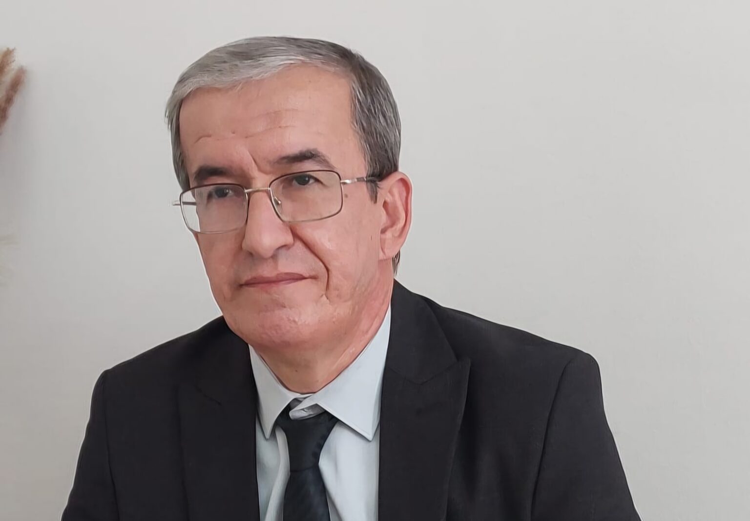 Le FMI prône la flexibilité du dinar algérien. Lakhdar Amokrane (Jil Jadid) alerte sur les risques d'une thérapie de choc pour le pouvoir d'achat. Décryptage.