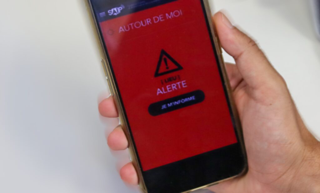Le ministère de la Poste annonce un système d'alerte Cell Broadcast pour joindre les 56 millions d'abonnés mobiles en cas de catastrophe en Algérie.