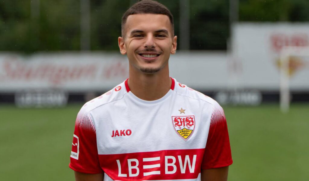 Mercato : Badredine Bouanani file vers l’Ecosse Badredine Bouanani passe sa visite médicale à Glasgow avant un prêt aux Rangers, où il pourrait succéder à deux anciens internationaux algériens.