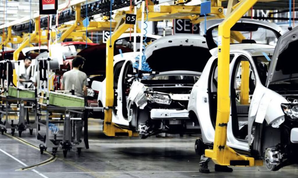 Industrie automobile en Algérie : L’équipementier BOKS lance une usine à Aïn Témouchent pour fournir Fiat L'équipementier BOKS lance une usine de carrosserie automobile à Aïn Témouchent pour fournir Fiat.